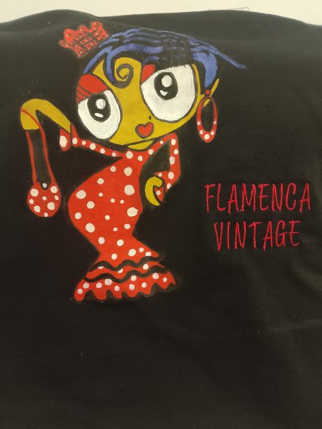 Camiseta negra media manga .